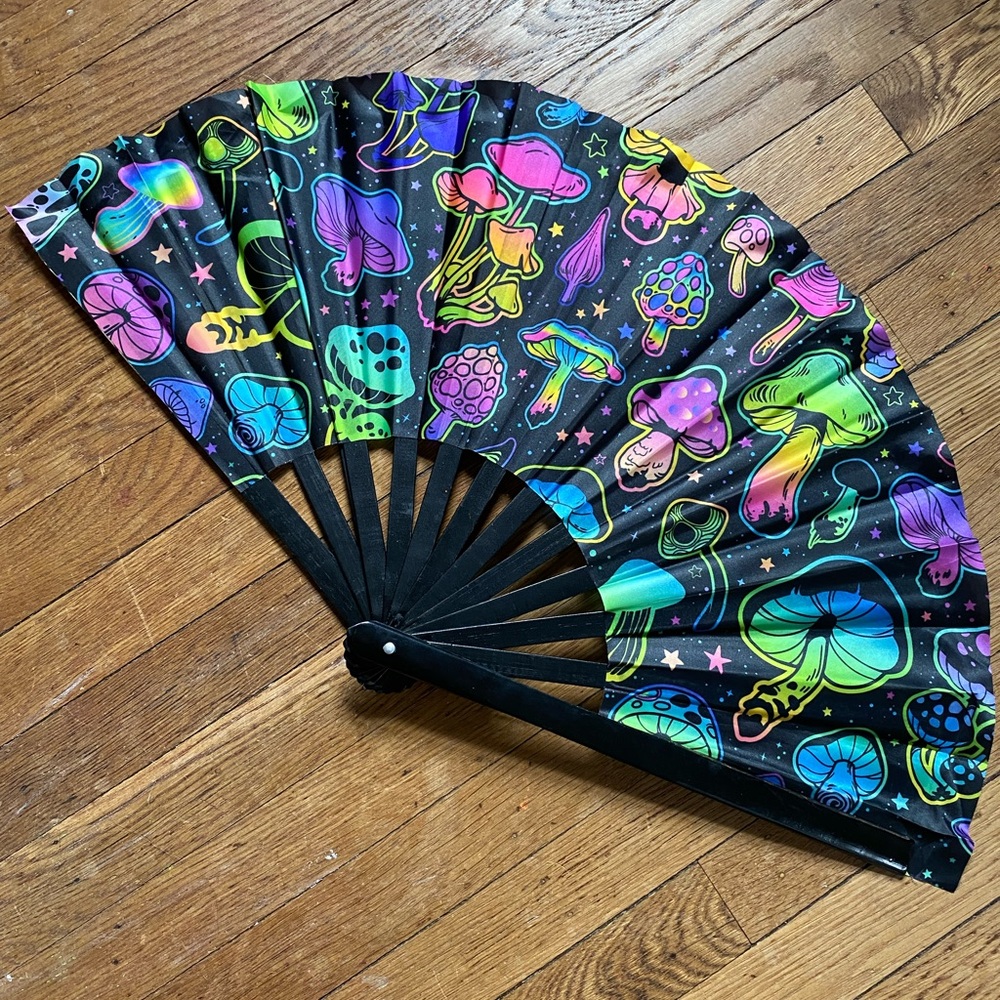 Uv blacklight clack fan
